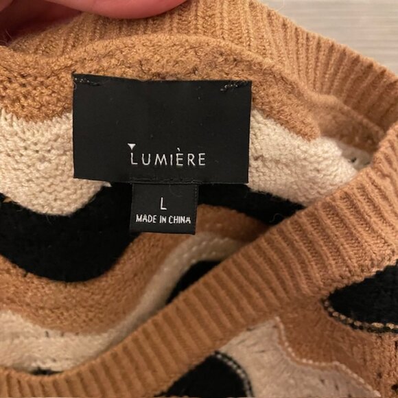 Lumiere Wavy Printed Chevron Knit Sweater Tan Cream Black Size Large - Picture 9 of 13